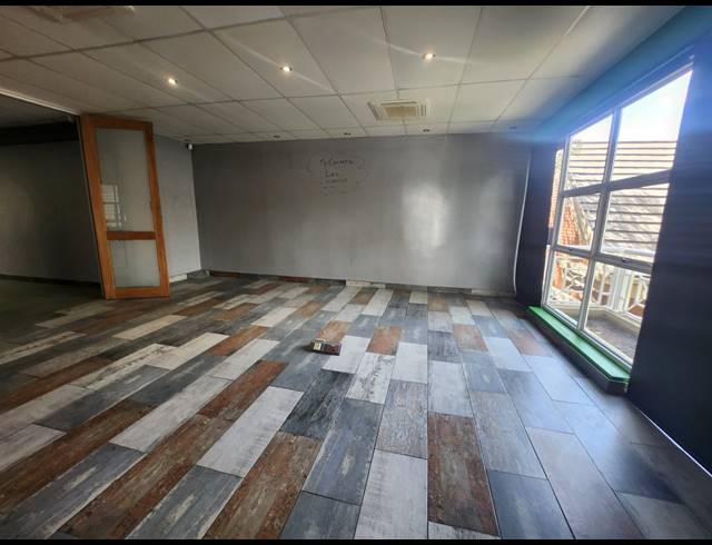 268M² OFFICE TO LET IN VORNA VALLEY